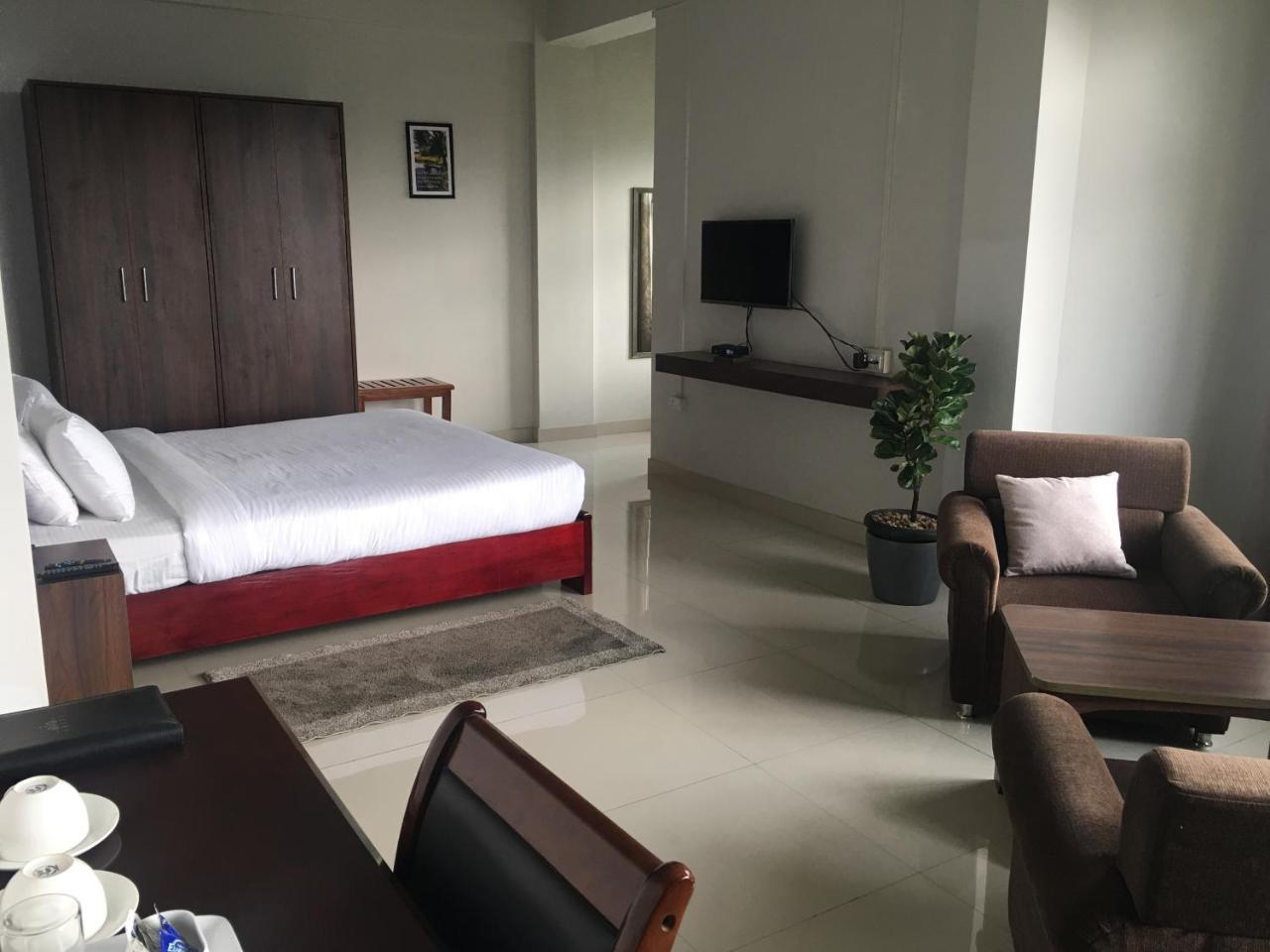 Hotel Ariel Kohima Екстериор снимка